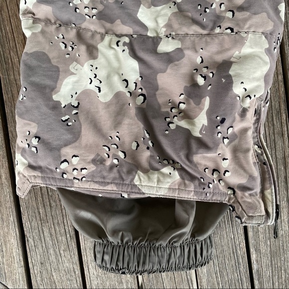 Burton Insulated Gray Camouflage Camo Snowboard Ski Pants Youth XS 5-6 GUC - Picture 10 of 16